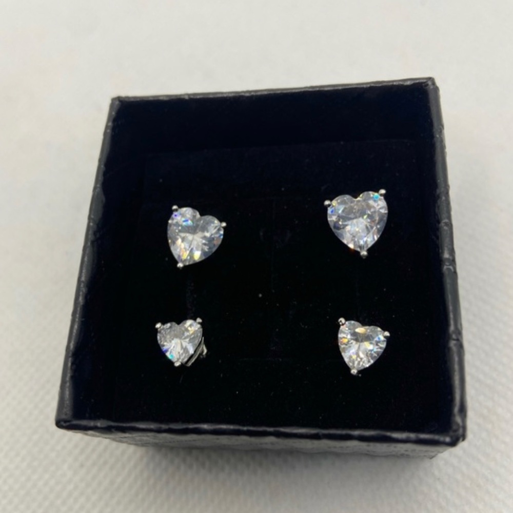 Anni Coco Jewelry Heart Stud Earrings